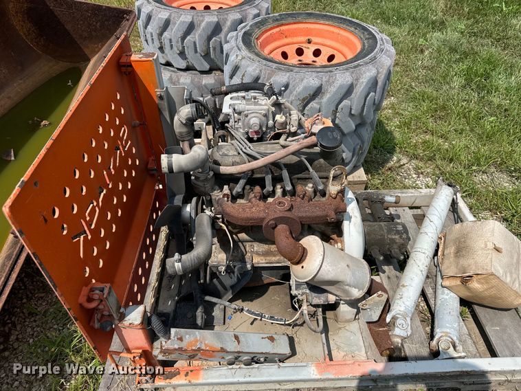 image for item EJ6395 1999 Skyjack   SJ8841 scissor lift