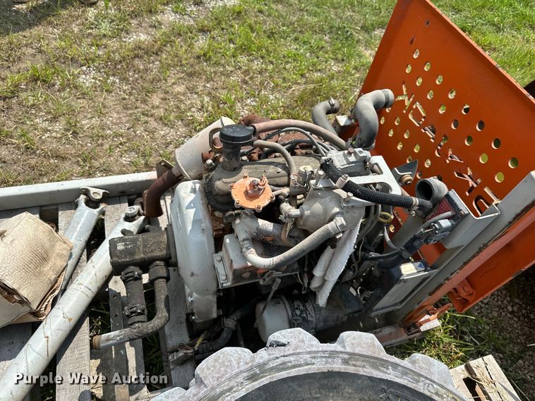 image for item EJ6395 1999 Skyjack   SJ8841 scissor lift