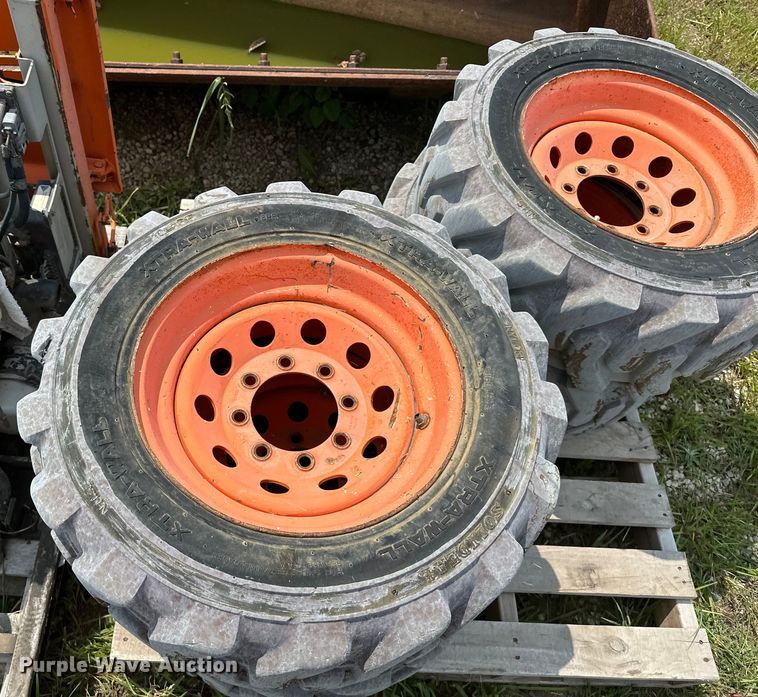 image for item EJ6395 1999 Skyjack   SJ8841 scissor lift