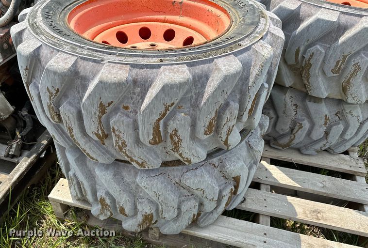 image for item EJ6395 1999 Skyjack   SJ8841 scissor lift