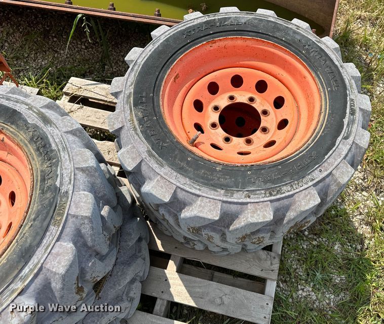 image for item EJ6395 1999 Skyjack   SJ8841 scissor lift