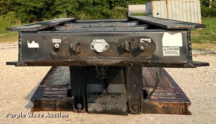 image for item EJ6409 2006 Trail King  TK110HDG-533 lowboy equipment trailer