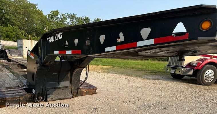 image for item EJ6409 2006 Trail King  TK110HDG-533 lowboy equipment trailer