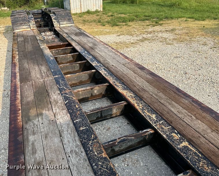 image for item EJ6409 2006 Trail King  TK110HDG-533 lowboy equipment trailer