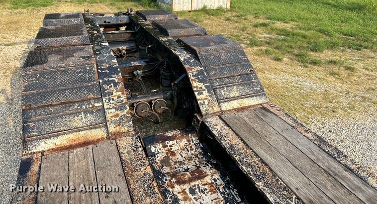 image for item EJ6409 2006 Trail King  TK110HDG-533 lowboy equipment trailer