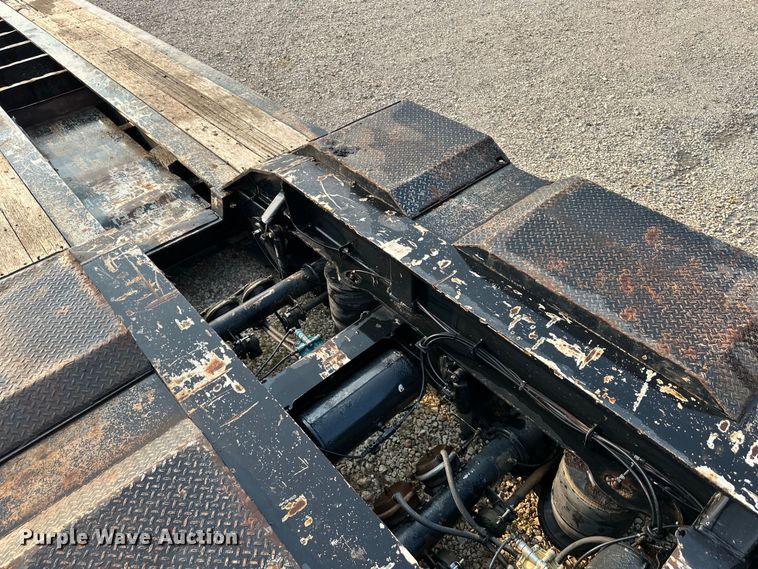 image for item EJ6409 2006 Trail King  TK110HDG-533 lowboy equipment trailer