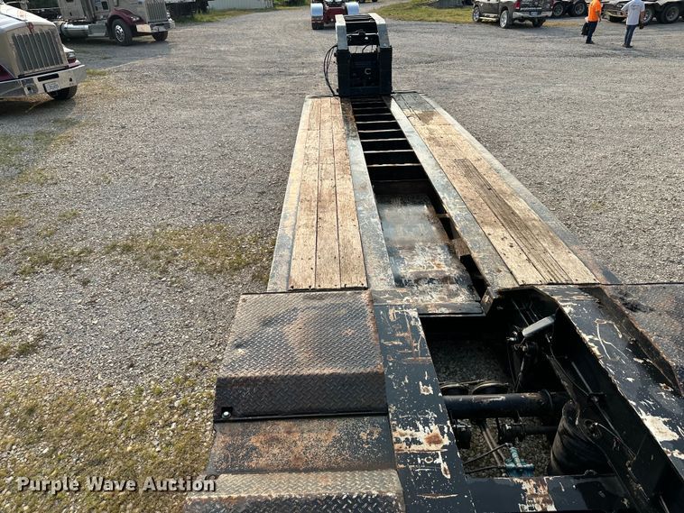image for item EJ6409 2006 Trail King  TK110HDG-533 lowboy equipment trailer
