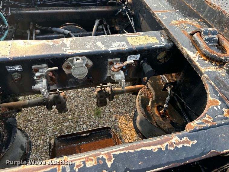 image for item EJ6409 2006 Trail King  TK110HDG-533 lowboy equipment trailer