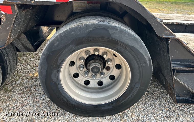 image for item EJ6409 2006 Trail King  TK110HDG-533 lowboy equipment trailer