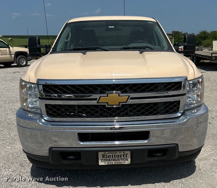 image for item EJ6435 2012 Chevrolet  Silverado 2500HD Ext. Cab pickup truck