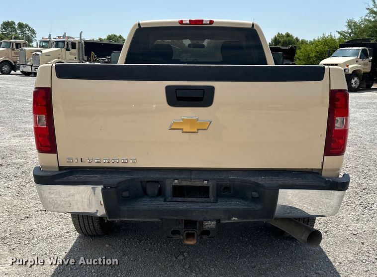 image for item EJ6435 2012 Chevrolet  Silverado 2500HD Ext. Cab pickup truck