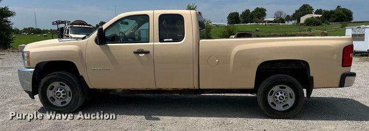 image for item EJ6435 2012 Chevrolet  Silverado 2500HD Ext. Cab pickup truck