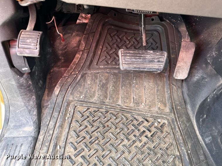 image for item EJ6435 2012 Chevrolet  Silverado 2500HD Ext. Cab pickup truck