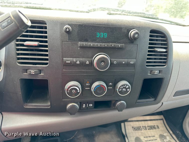 image for item EJ6435 2012 Chevrolet  Silverado 2500HD Ext. Cab pickup truck