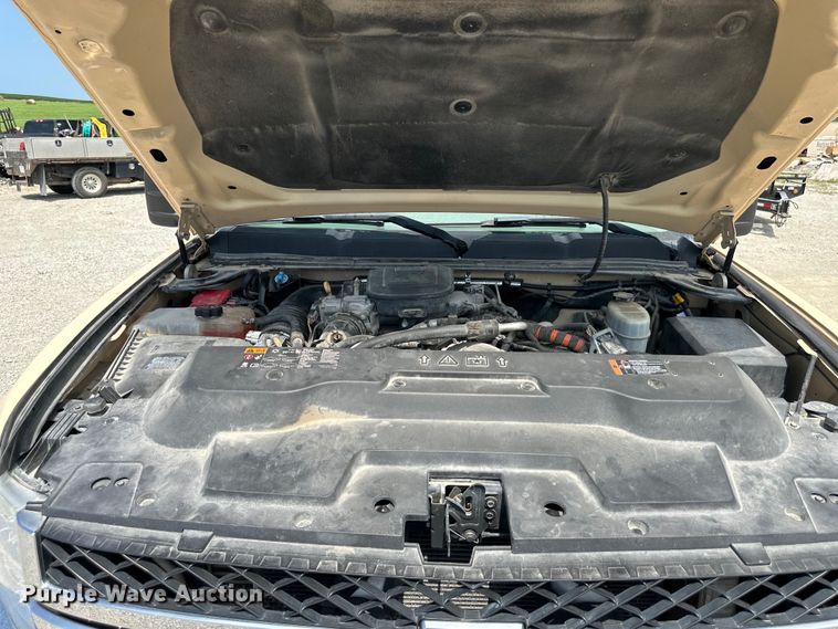 image for item EJ6435 2012 Chevrolet  Silverado 2500HD Ext. Cab pickup truck