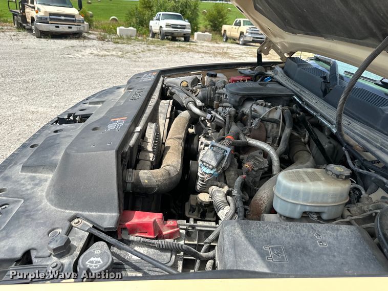 image for item EJ6435 2012 Chevrolet  Silverado 2500HD Ext. Cab pickup truck