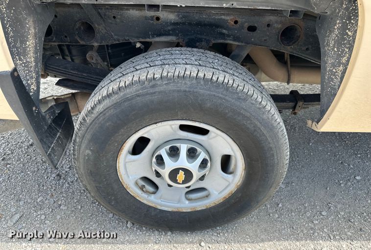 image for item EJ6435 2012 Chevrolet  Silverado 2500HD Ext. Cab pickup truck