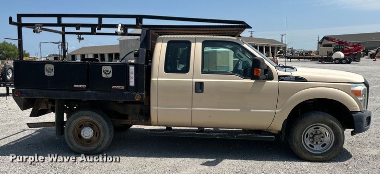 image for item EJ6438 2011 Ford F250 Super Duty SuperCab flatbed pickup truck