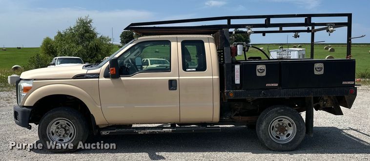 image for item EJ6438 2011 Ford F250 Super Duty SuperCab flatbed pickup truck