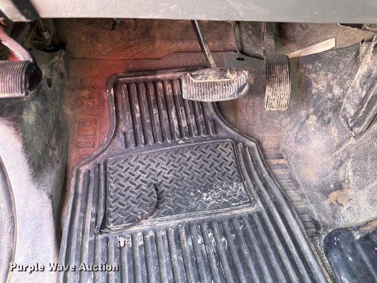 image for item EJ6438 2011 Ford F250 Super Duty SuperCab flatbed pickup truck