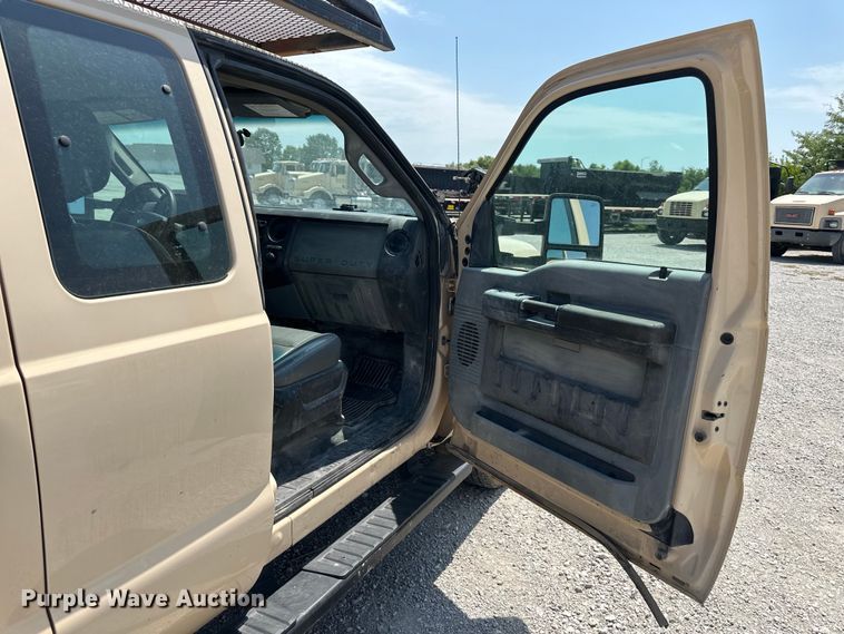 image for item EJ6438 2011 Ford F250 Super Duty SuperCab flatbed pickup truck