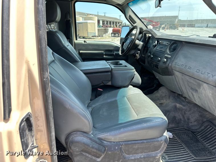 image for item EJ6438 2011 Ford F250 Super Duty SuperCab flatbed pickup truck