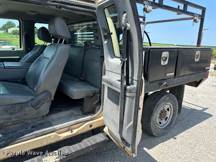 image for item EJ6438 2011 Ford F250 Super Duty SuperCab flatbed pickup truck