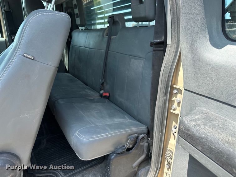 image for item EJ6438 2011 Ford F250 Super Duty SuperCab flatbed pickup truck