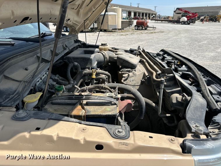 image for item EJ6438 2011 Ford F250 Super Duty SuperCab flatbed pickup truck