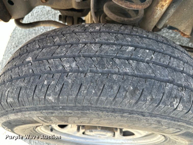 image for item EJ6438 2011 Ford F250 Super Duty SuperCab flatbed pickup truck