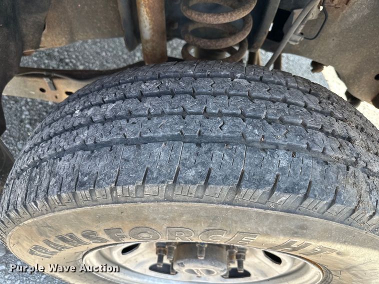 image for item EJ6438 2011 Ford F250 Super Duty SuperCab flatbed pickup truck