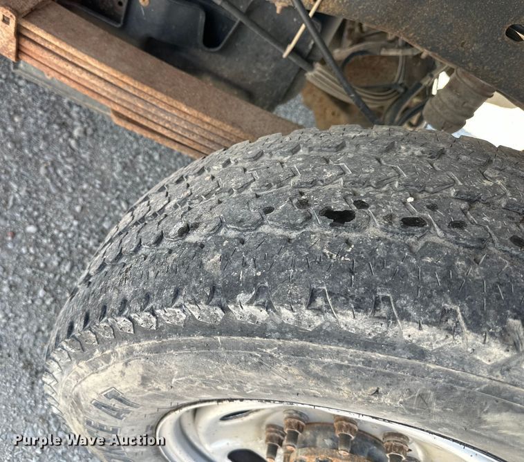 image for item EJ6438 2011 Ford F250 Super Duty SuperCab flatbed pickup truck