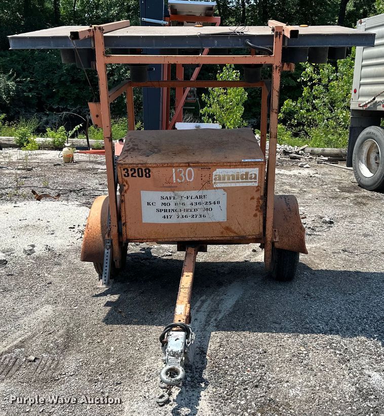 image for item EJ7058 Amida arrow board trailer