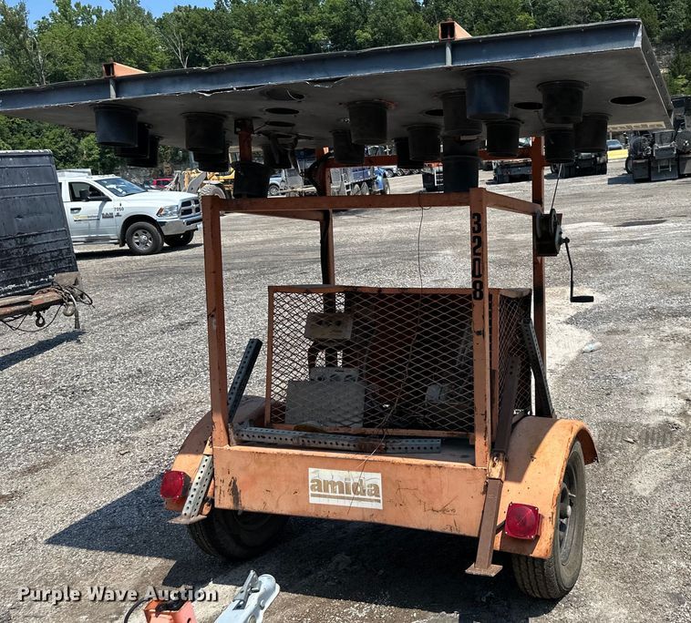 image for item EJ7058 Amida arrow board trailer