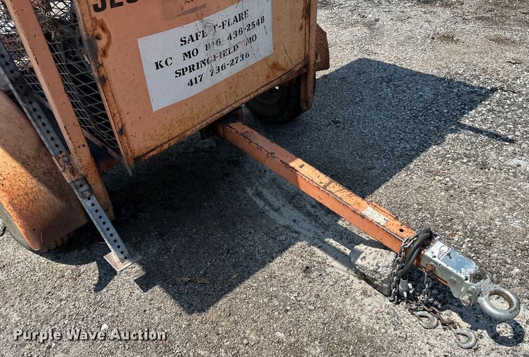 image for item EJ7058 Amida arrow board trailer