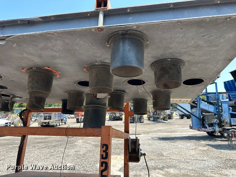 image for item EJ7058 Amida arrow board trailer