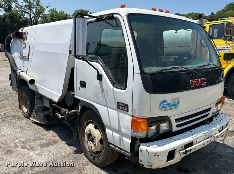 image for item EJ7061 2004 GMC  W5500 street sweeper truck