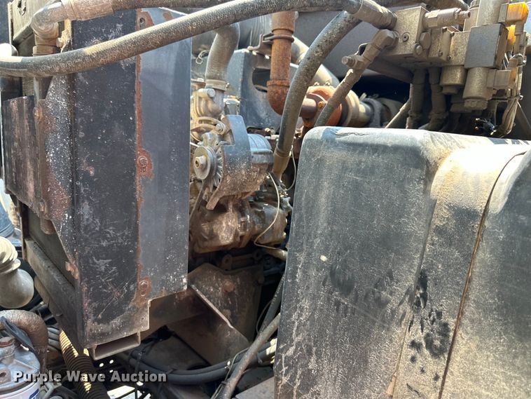 image for item EJ7061 2004 GMC  W5500 street sweeper truck