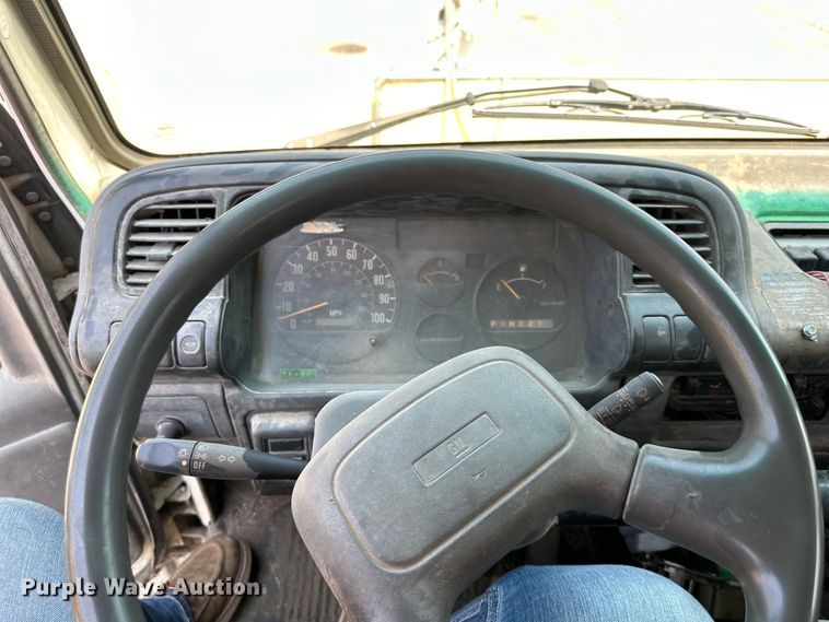 image for item EJ7061 2004 GMC  W5500 street sweeper truck