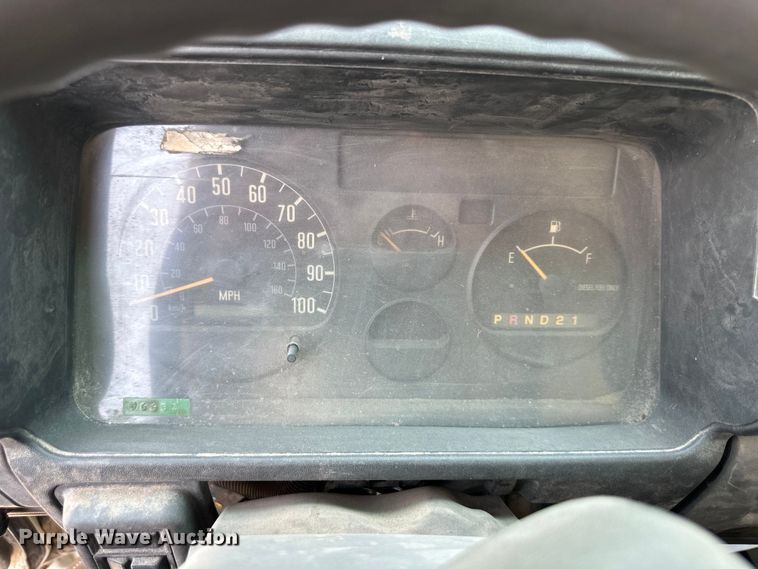 image for item EJ7061 2004 GMC  W5500 street sweeper truck