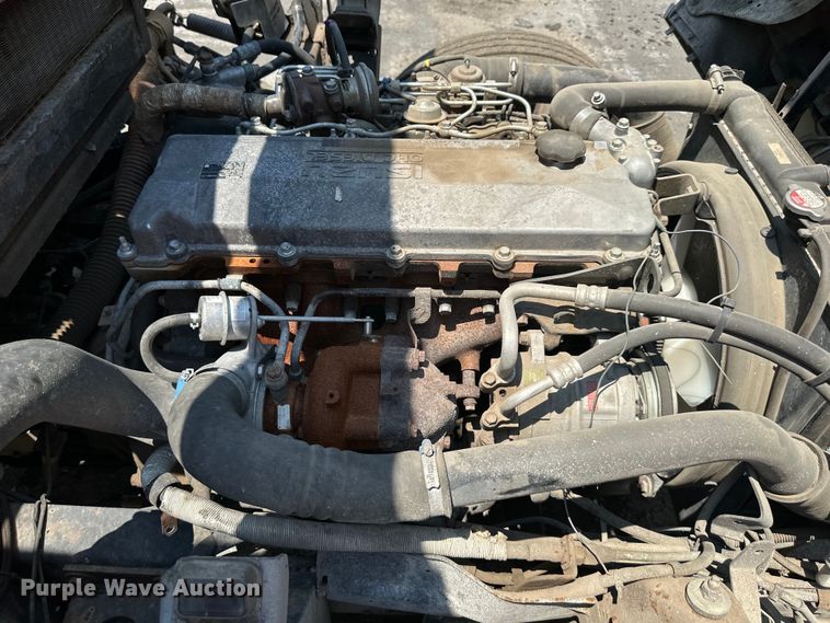 image for item EJ7061 2004 GMC  W5500 street sweeper truck