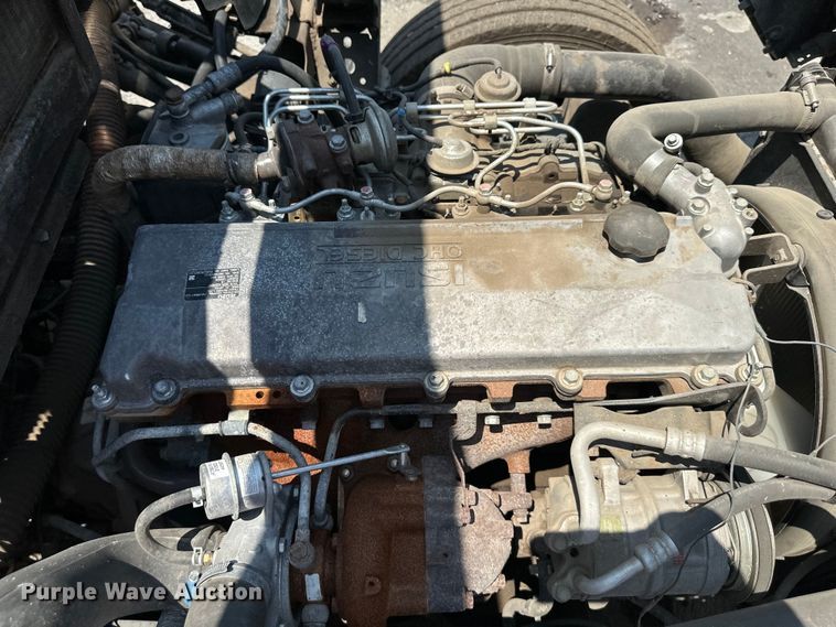 image for item EJ7061 2004 GMC  W5500 street sweeper truck