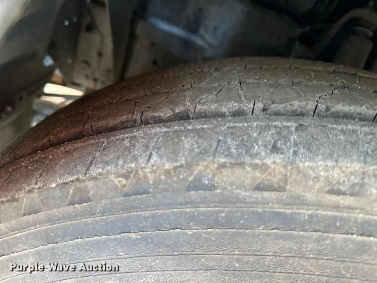 image for item EJ7061 2004 GMC  W5500 street sweeper truck