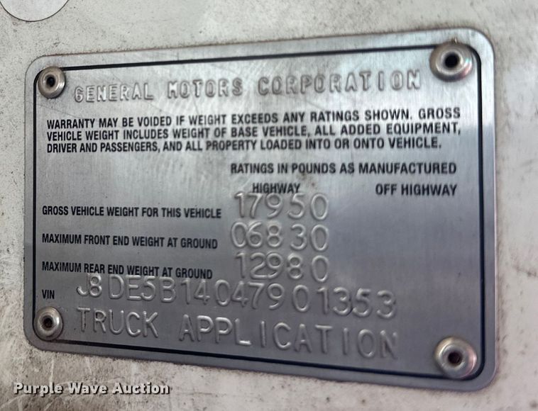 image for item EJ7061 2004 GMC  W5500 street sweeper truck