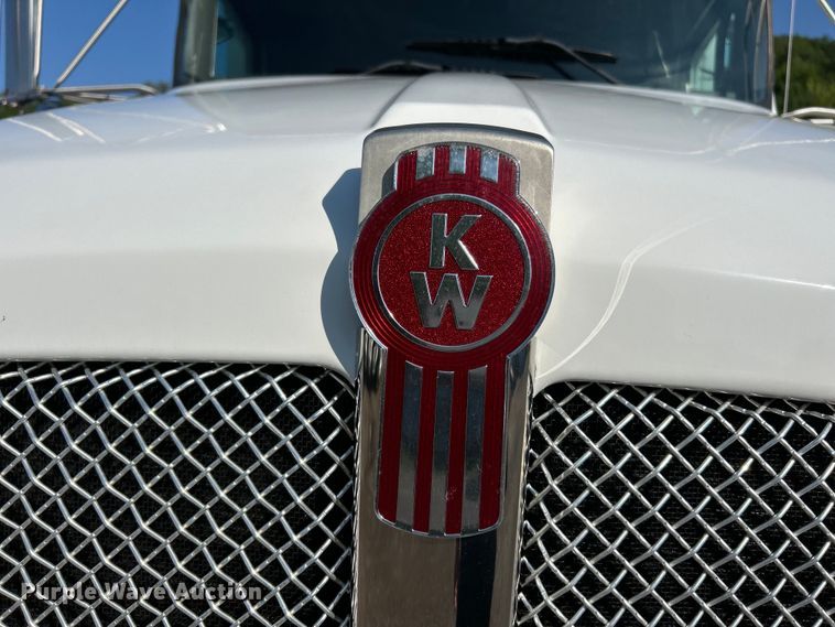 image for item EK4916 2008 Kenworth  T300 dump truck