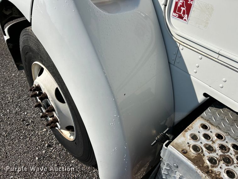 image for item EK4916 2008 Kenworth  T300 dump truck