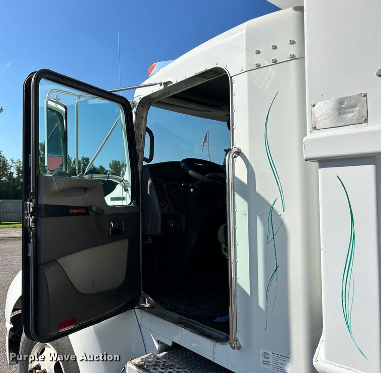 image for item EK4916 2008 Kenworth  T300 dump truck