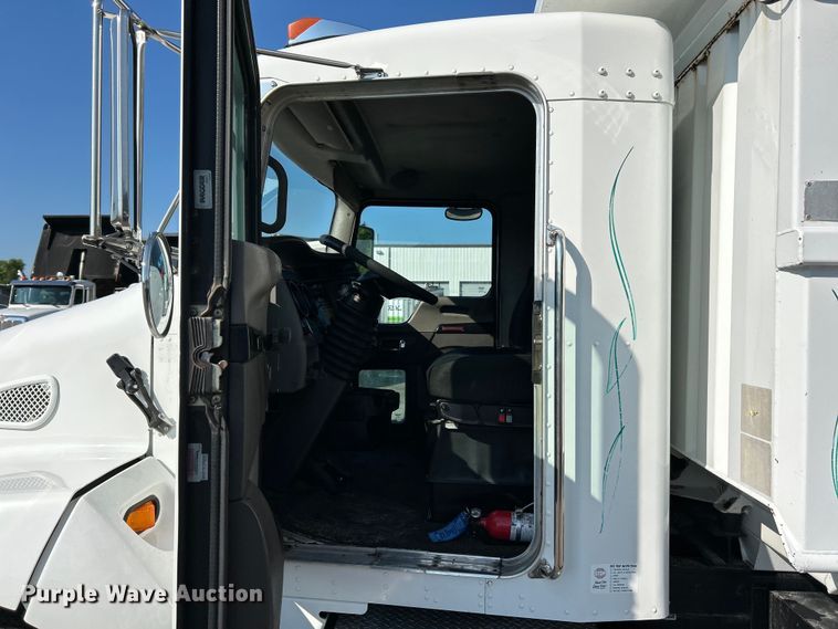 image for item EK4916 2008 Kenworth  T300 dump truck