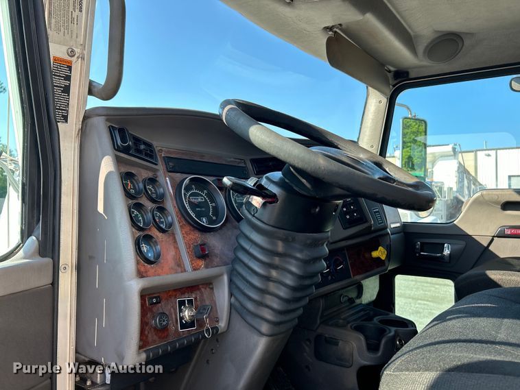 image for item EK4916 2008 Kenworth  T300 dump truck