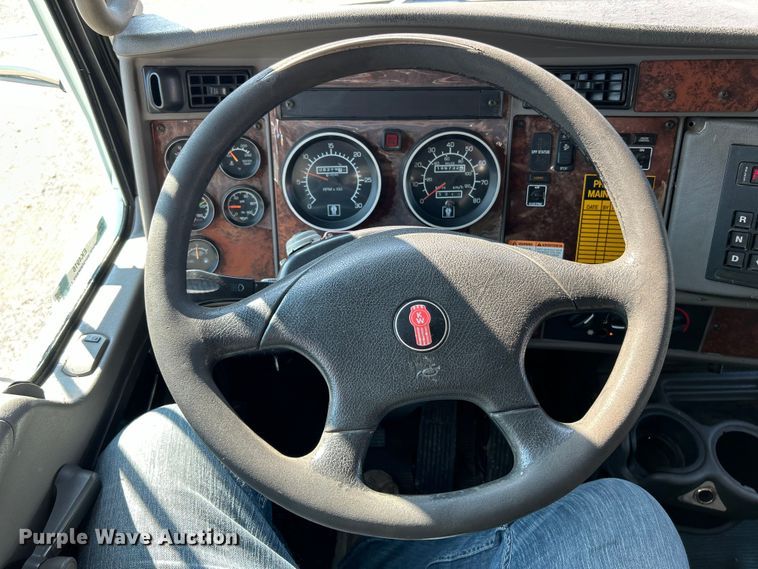 image for item EK4916 2008 Kenworth  T300 dump truck